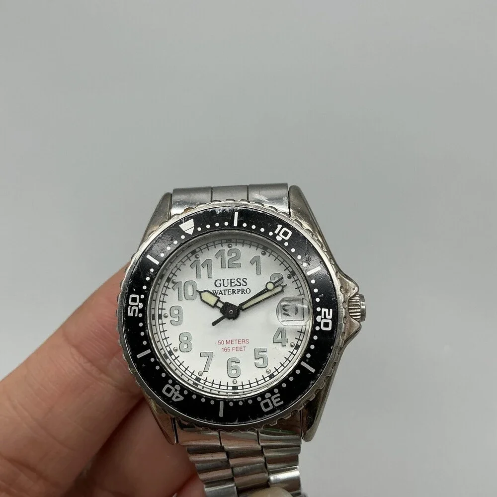 Vintage Guess Waterpro Womens Watch 30mm White Dial Black Bezel New Battery 6
